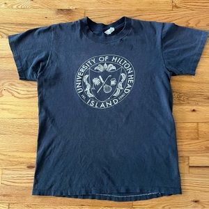 Vintage University of Hilton Head Island t-shirt